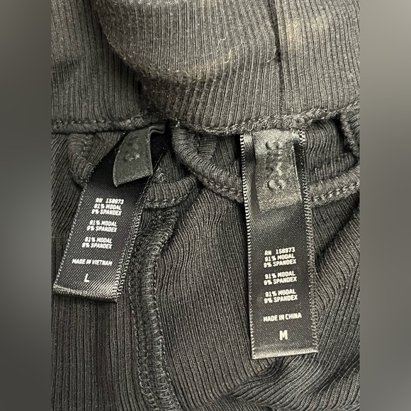 SKIMS - RIBBED SOFT PAJAMA BOTTOMS - Picture 3 of 3